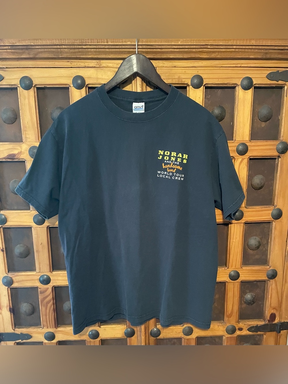 Norah Jones and handsome band world tour Local Crew size large